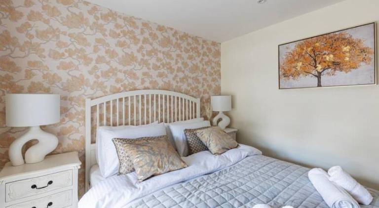 Holiday apartment with 3 rooms for 5 persons in Guildford