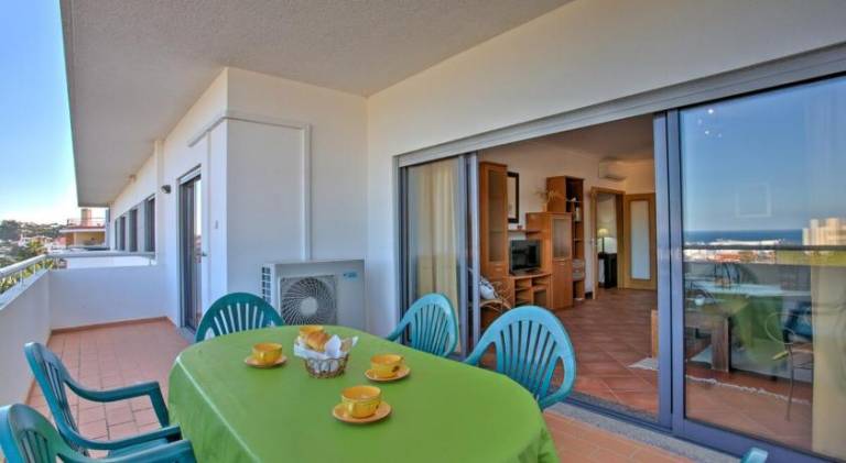 Rental apartment with patio, jacuzzi & garden — photo 4