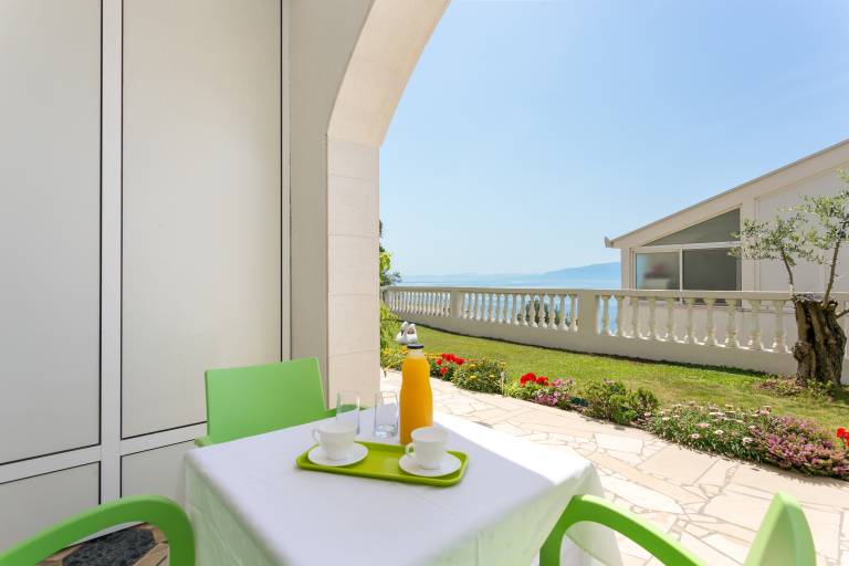 Apartma Gradac