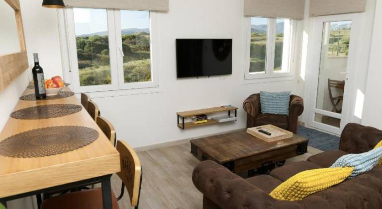 Pleasant apartment with pool | Pet-friendly — photo 2