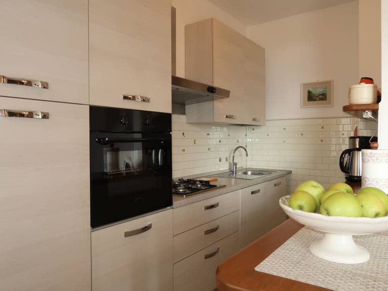 Rental apartment with garden & BBQ | Lake view — photo 5