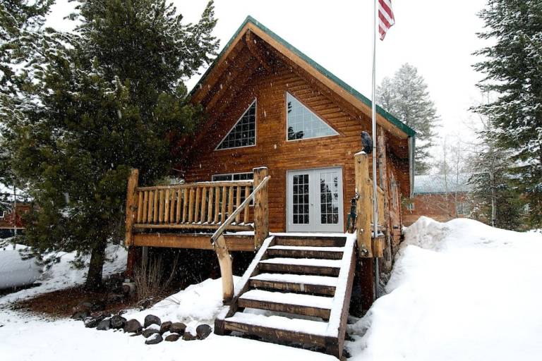 Chalet  Island Park