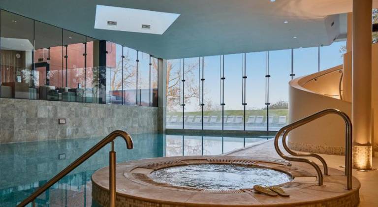 Ockenden Manor Hotel & Spa — photo 2
