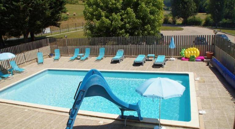 House with pool, yard & terrace | Pets allowed — photo 2