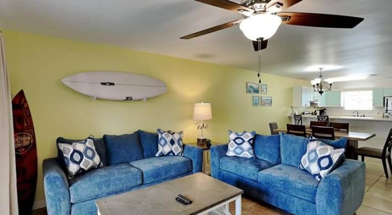 Vacation home with pool — photo 3