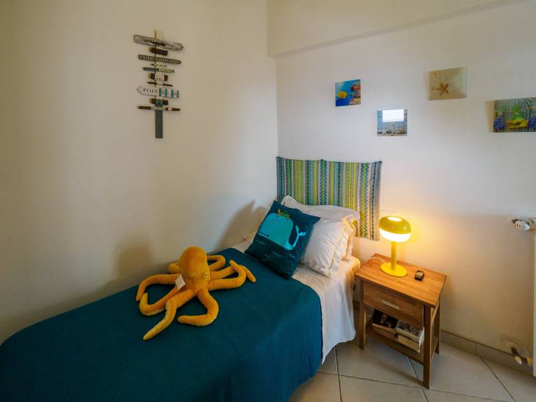 Holiday apartment with patio | Water view — photo 5