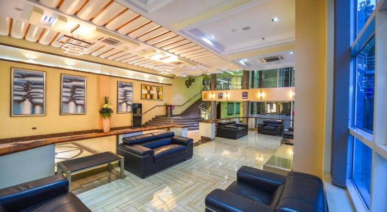 Serviced apartment with terrace, sauna & pool | Suitable for remote work — photo 3