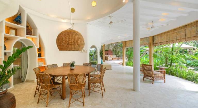 Villa with pool — photo 3
