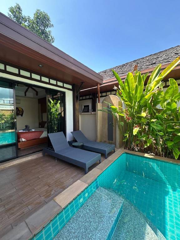 Villa with garden, patio & hot tub | Beach nearby | Dogs allowed in Rawai