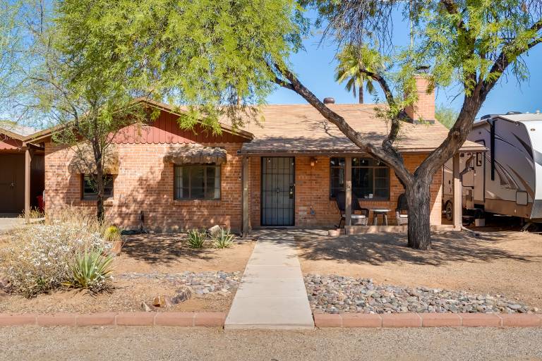 Tucson Home w Grill 15 Mi to Saguaro Nat l Park