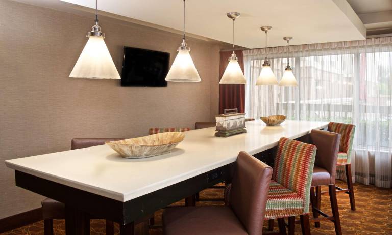 Hampton Inn & Suites N. Ft. Worth-Alliance Airport — photo 4