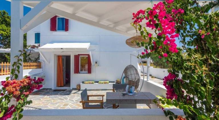 Apartment with yard, patio & barbeque | Next to the beach | Dogs allowed — photo 4