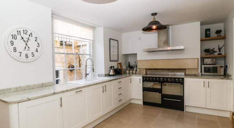 House | Next to Roman Baths | Pets allowed — photo 3