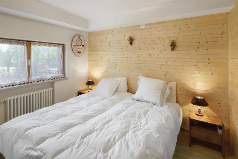 Lodge with barbeque, fast internet & yard | City view | Pets allowed — photo 3