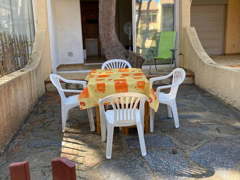 Cozy Studio with Cabine, 4 Guests, Near Beach and Shops, Terrace, Parking, Fully Equipped — photo 4