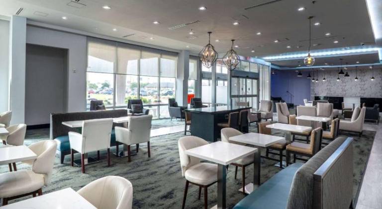 La Quinta Inn & Suites by Wyndham Corpus Christi Southeast — photo 3