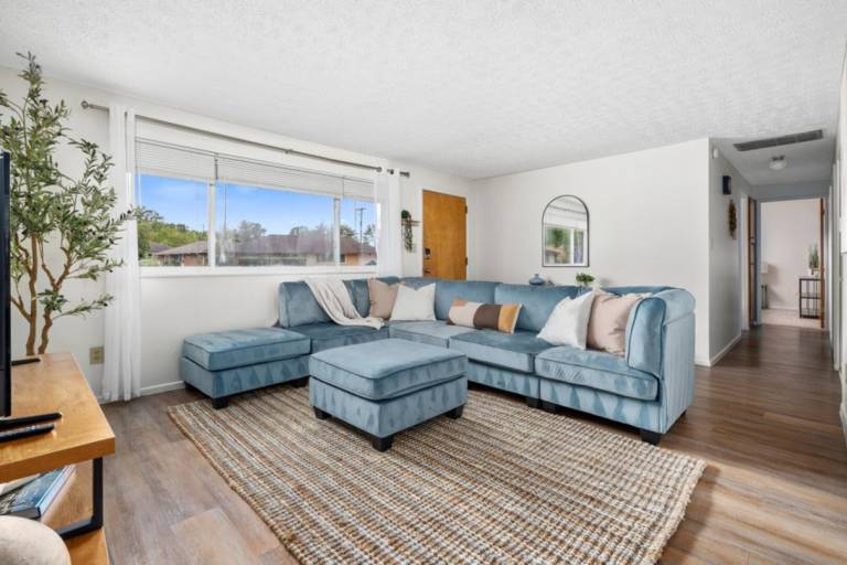 351 m&sup2; Ferienhaus