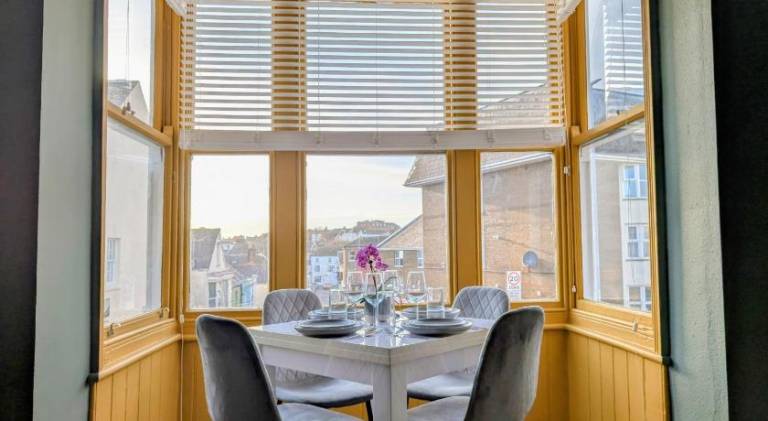 Pleasant holiday apartment | Close to the beach | Dogs allowed in Weymouth