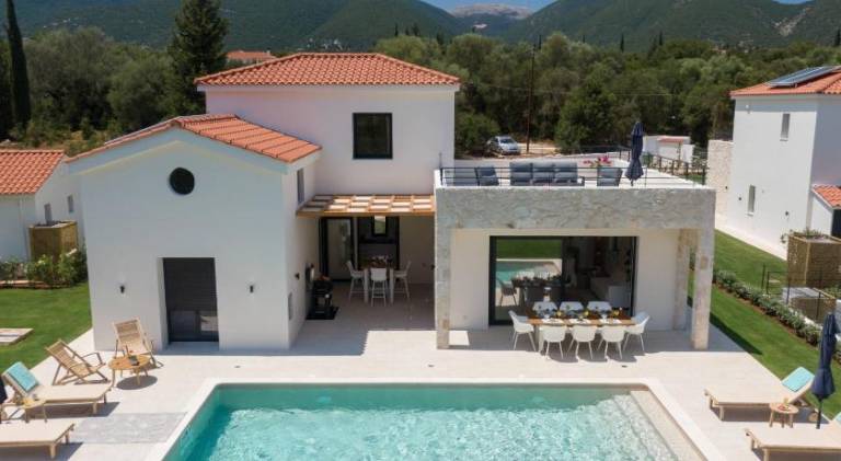 Villa with pool, grill & garden in Kefalonia
