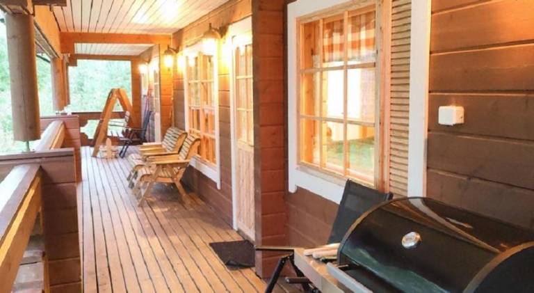 Vacation home with patio, hot tub & grill — photo 5