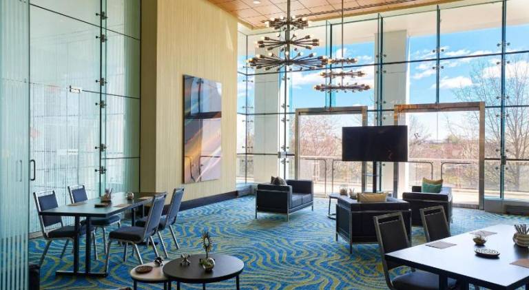 Renaissance Arlington Capital View Hotel — photo 5