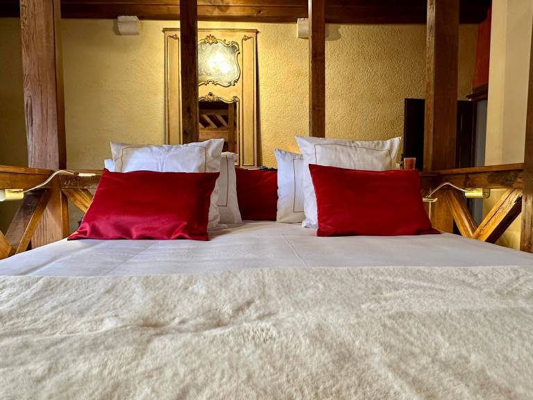 Historic home with modern comforts in Châteauneuf-en-Auxois, pet friendly — photo 3