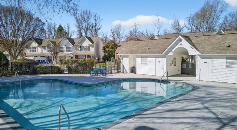 House with terrace, private pool & yard | Suitable for remote work — photo 3