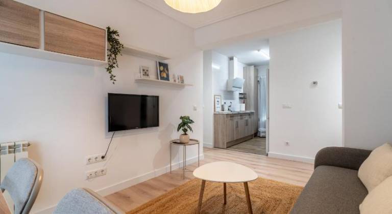Rental apartment with 3 rooms for 6 persons — photo 2