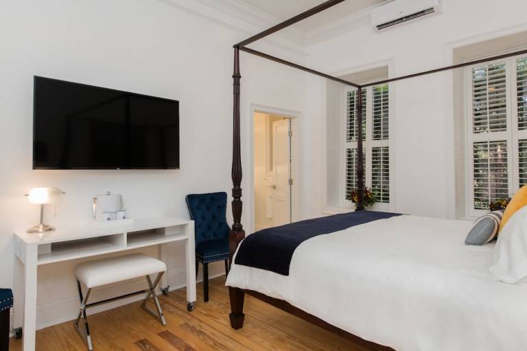 Bed and breakfast  Charleston