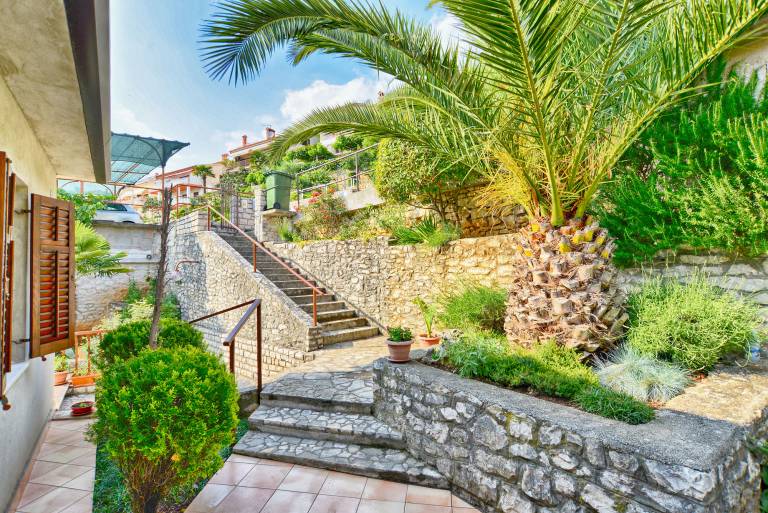 Rental apartment with terrace & barbecue | Sea view — photo 4