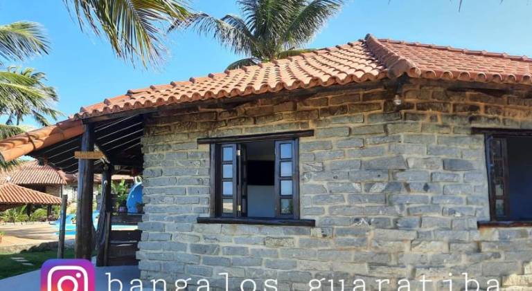 House with pool in Prado