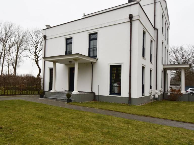 Nice holiday apartment with terrace | Dogs allowed in Bergen auf Ruegen