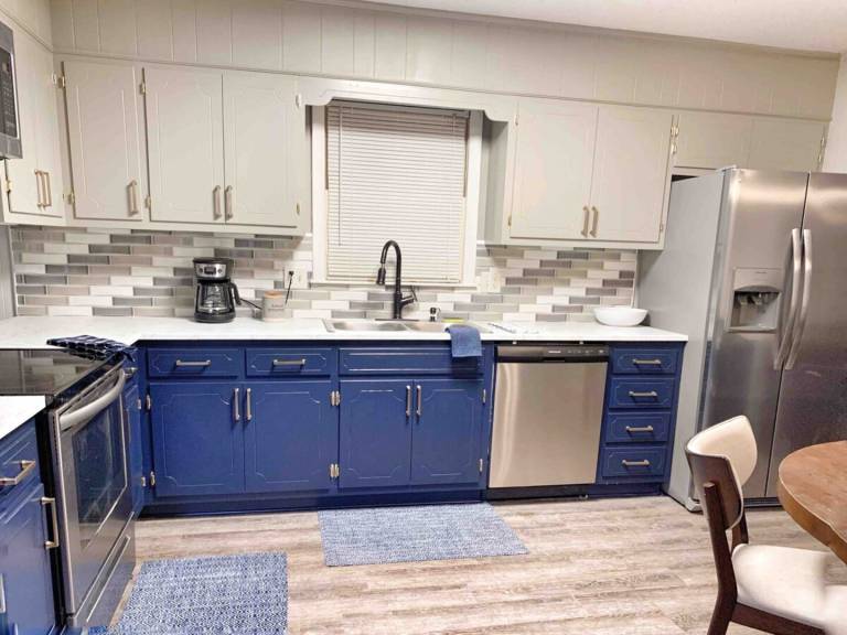 Modern 3BR Family Retreat • Pool Table • Fire Pit • Pets Welcome — photo 3