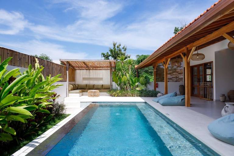 Villa with terrace in Pecatu