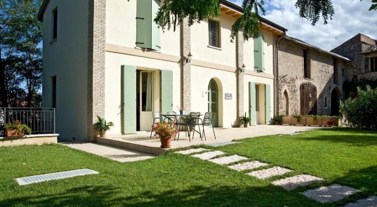 Farm with 1 room for 2 persons in Mantua