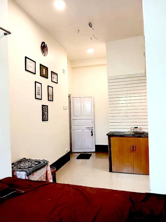 Studio room near Quest Mall