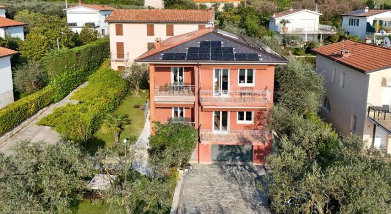 Holiday apartment with pool in Affi