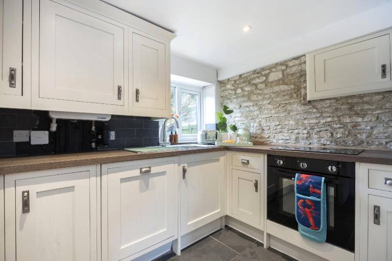 Cosy 2 Bed Cotswold Stone Cottage in Cirencester — photo 4