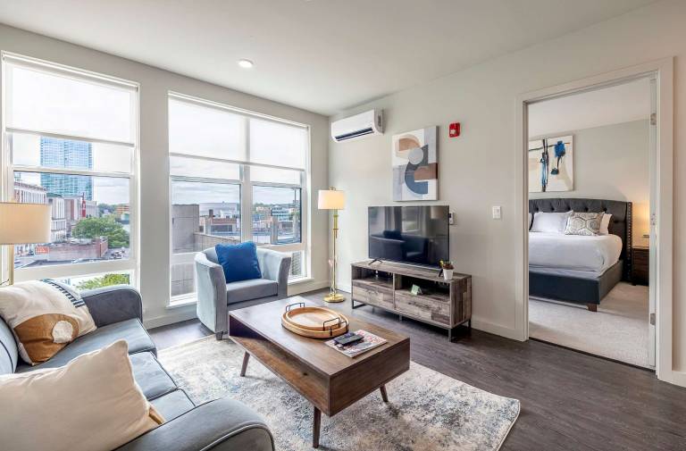 Family-friendly rental apartment with pool | Suitable for remote work | Pet-friendly — photo 2