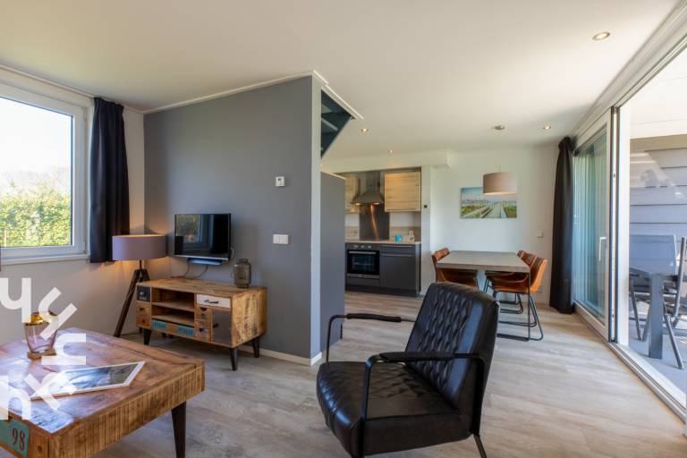 Vacation home with terrace — photo 3