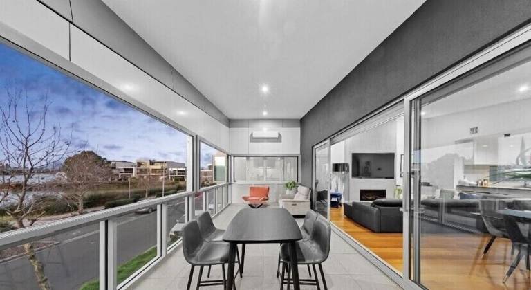 House Caroline Springs