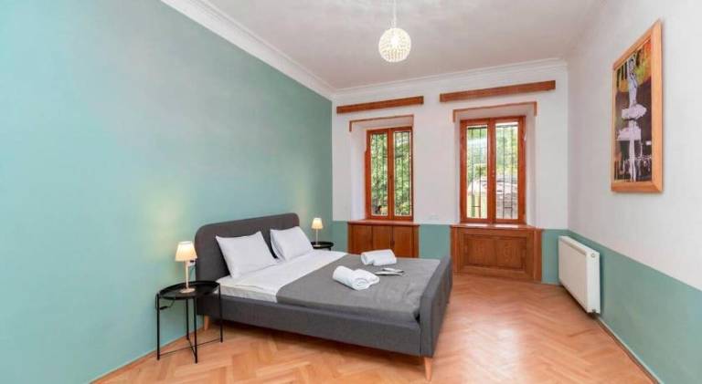 Cozy 2BR Apt in Sololaki Tbilisi - By Wehost in Tbilisi