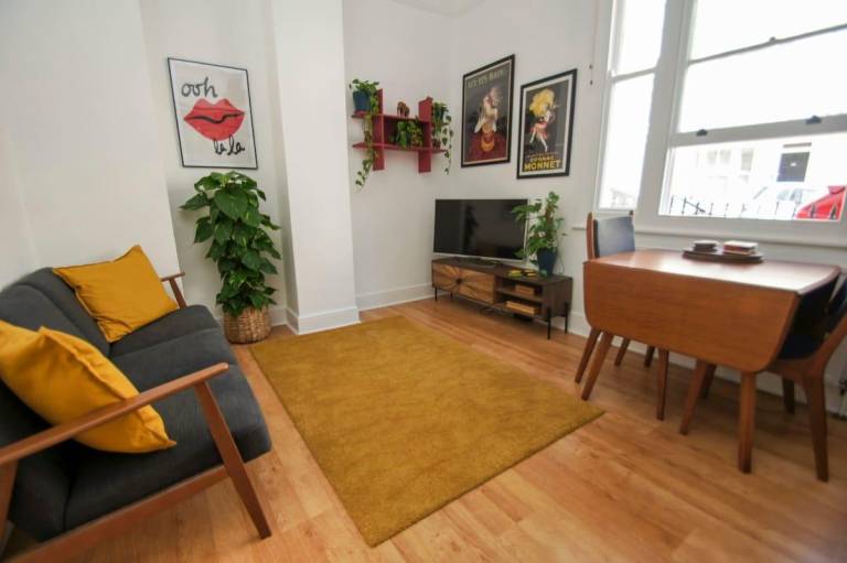 Rental apartment | Close to British Airways i360 | Beach nearby | Good for workation | Pets are welcome in Brighton