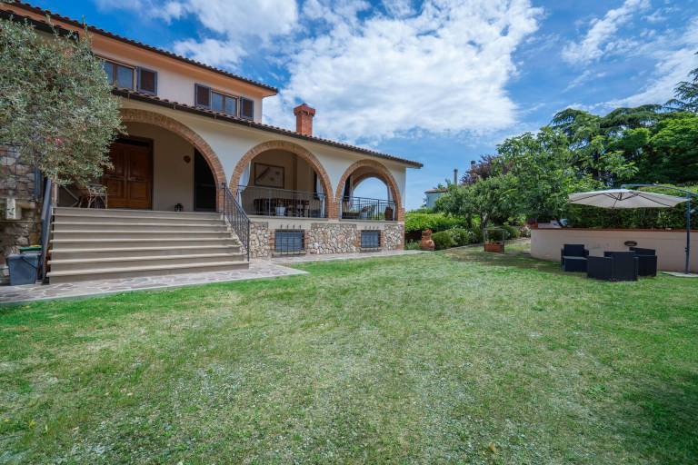 Charming rental with barbeque, terrace & private pool | Pet-friendly — photo 3