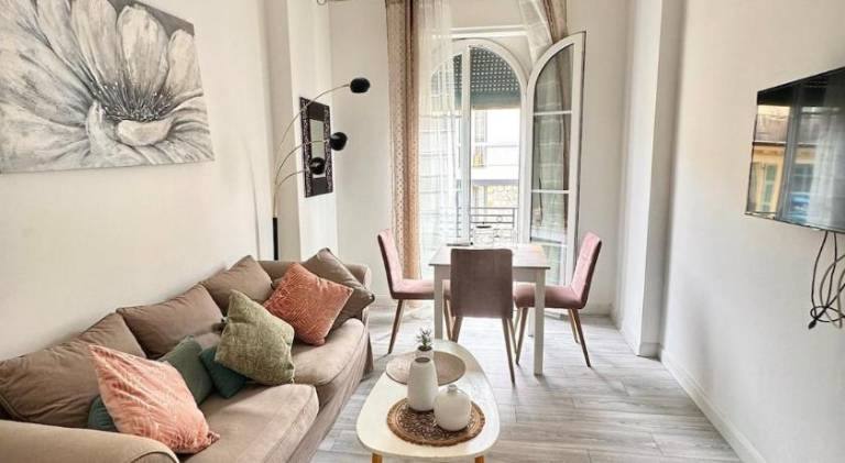 Apartment | Next to Russian Orthodox Cathedral in Thiers