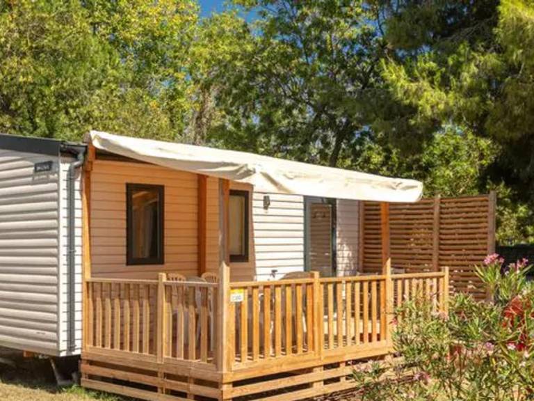 Mobile home with patio & pool — photo 5