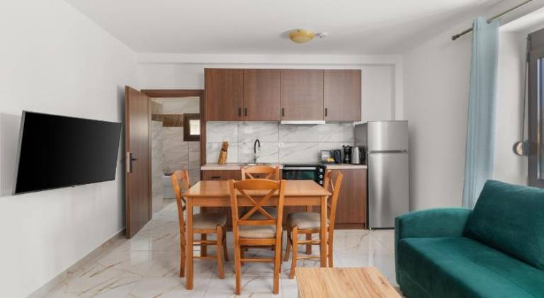 Apartment with pool & terrace | Pets allowed — photo 2