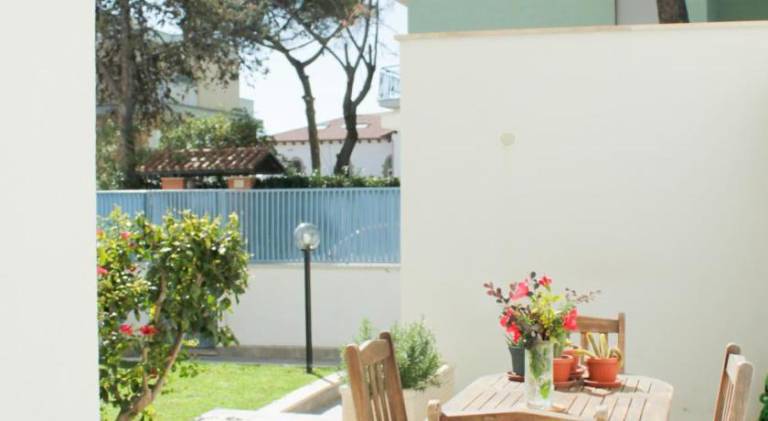 Sea Breeze Garden House — photo 4