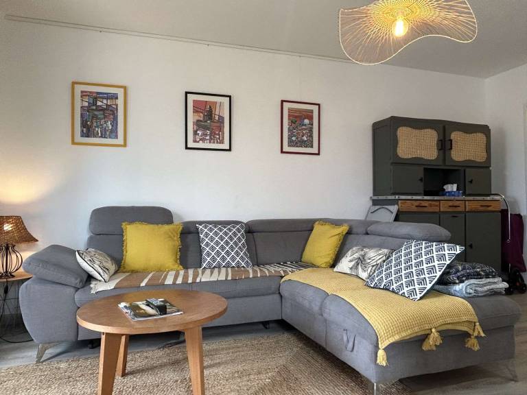 Apartment with 2 rooms for 5 persons — photo 2