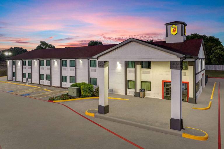 Super 8 By Wyndham Waxahachie Tx in Waxahachie, TX